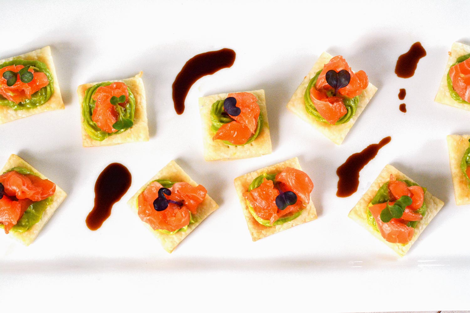 Salmon tartine tostados